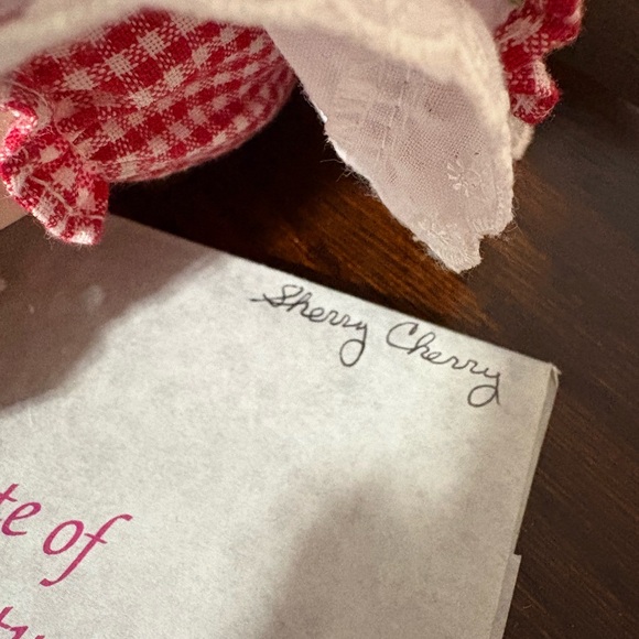 Marie Osmond porcelain doll - Picture 9 of 10